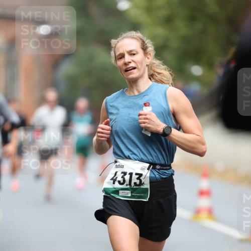 05.10.2025 - 20. swb-Marathon Bremen Michael Strokosch http://msf.ph/oto/9214444 05.10.2025 12:35:56 Laufen 43, 13 meine-sportfotos.de