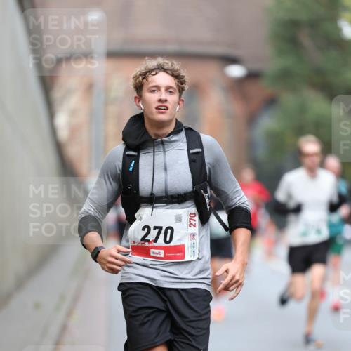 05.10.2025 - 20. swb-Marathon Bremen Michael Strokosch http://msf.ph/oto/9214451 05.10.2025 12:35:58 Laufen 20, 270, 270 meine-sportfotos.de