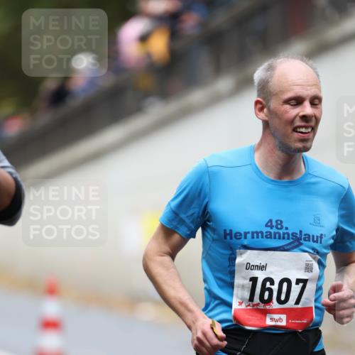 05.10.2025 - 20. swb-Marathon Bremen Michael Strokosch http://msf.ph/oto/9214453 05.10.2025 12:36:00 Laufen 48, 1607 meine-sportfotos.de