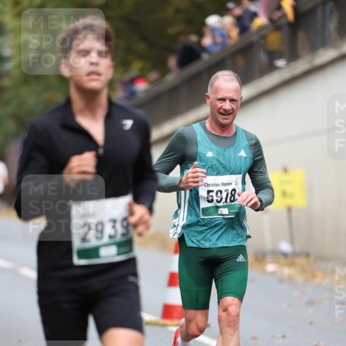 05.10.2025 - 20. swb-Marathon Bremen Michael Strokosch http://msf.ph/oto/9214463 05.10.2025 12:36:04 Laufen 2939, 5918 meine-sportfotos.de