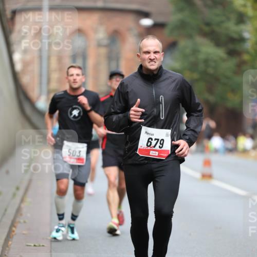 05.10.2025 - 20. swb-Marathon Bremen Michael Strokosch http://msf.ph/oto/9214471 05.10.2025 12:36:08 Laufen 503, 6, 79 meine-sportfotos.de