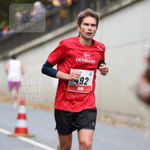 05.10.2025 - 20. swb-Marathon Bremen Michael Strokosch http://msf.ph/oto/9214472 05.10.2025 12:36:09 Laufen 492 meine-sportfotos.de