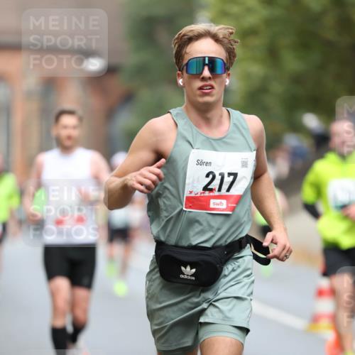 05.10.2025 - 20. swb-Marathon Bremen Michael Strokosch http://msf.ph/oto/9214487 05.10.2025 12:36:18 Laufen 217 meine-sportfotos.de