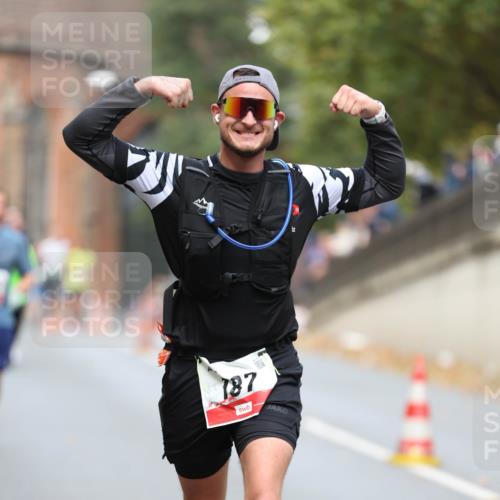 05.10.2025 - 20. swb-Marathon Bremen Michael Strokosch http://msf.ph/oto/9214500 05.10.2025 12:36:26 Laufen 187 meine-sportfotos.de