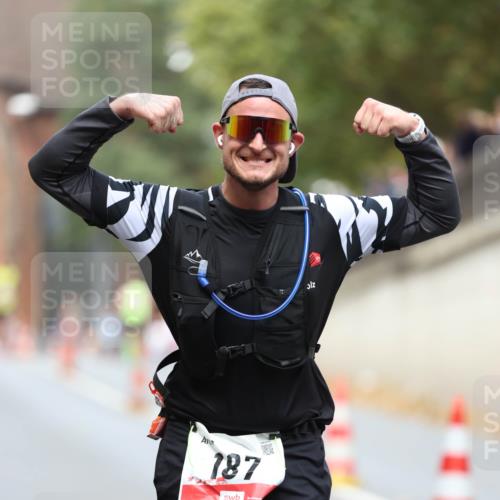 05.10.2025 - 20. swb-Marathon Bremen Michael Strokosch http://msf.ph/oto/9214502 05.10.2025 12:36:27 Laufen 187 meine-sportfotos.de