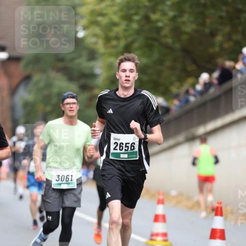 05.10.2025 - 20. swb-Marathon Bremen Michael Strokosch http://msf.ph/oto/9214518 05.10.2025 12:36:39 Laufen 3061, 2656 meine-sportfotos.de