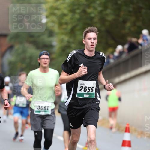 05.10.2025 - 20. swb-Marathon Bremen Michael Strokosch http://msf.ph/oto/9214520 05.10.2025 12:36:39 Laufen 3061, 2656 meine-sportfotos.de