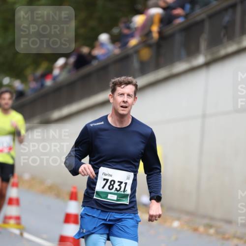 05.10.2025 - 20. swb-Marathon Bremen Michael Strokosch http://msf.ph/oto/9214528 05.10.2025 12:36:44 Laufen 7831 meine-sportfotos.de