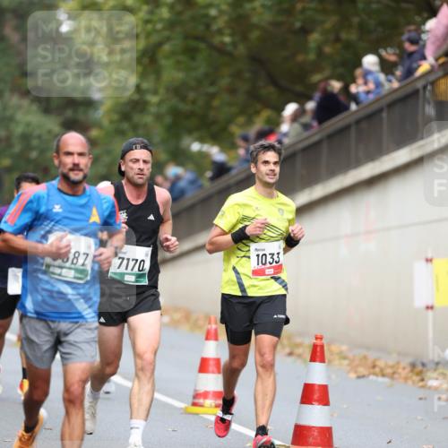05.10.2025 - 20. swb-Marathon Bremen Michael Strokosch http://msf.ph/oto/9214531 05.10.2025 12:36:45 Laufen 387, 7170, 1033 meine-sportfotos.de