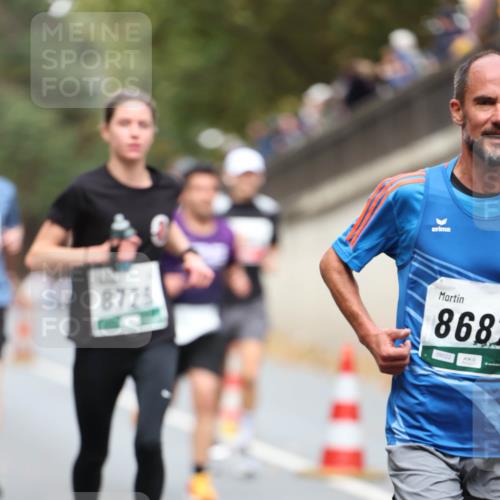 05.10.2025 - 20. swb-Marathon Bremen Michael Strokosch http://msf.ph/oto/9214538 05.10.2025 12:36:48 Laufen 8725, 868, 09022 meine-sportfotos.de