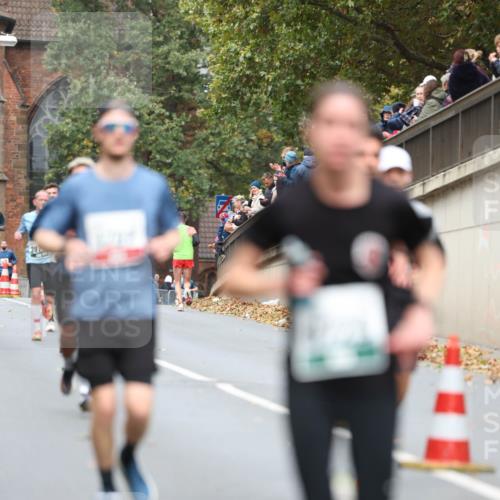 05.10.2025 - 20. swb-Marathon Bremen Michael Strokosch http://msf.ph/oto/9214539 05.10.2025 12:36:48 Laufen 297 meine-sportfotos.de