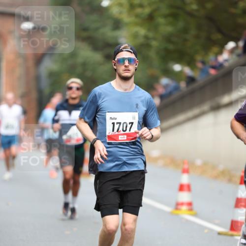 05.10.2025 - 20. swb-Marathon Bremen Michael Strokosch http://msf.ph/oto/9214542 05.10.2025 12:36:49 Laufen 1707 meine-sportfotos.de