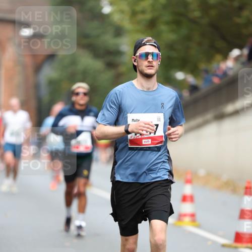 05.10.2025 - 20. swb-Marathon Bremen Michael Strokosch http://msf.ph/oto/9214544 05.10.2025 12:36:49 Laufen  meine-sportfotos.de