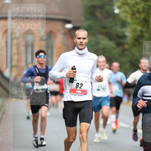 05.10.2025 - 20. swb-Marathon Bremen Michael Strokosch http://msf.ph/oto/9214550 05.10.2025 12:36:53 Laufen 82 meine-sportfotos.de