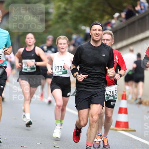 05.10.2025 - 20. swb-Marathon Bremen Michael Strokosch http://msf.ph/oto/9214560 05.10.2025 12:37:00 Laufen 5, 7735, 4353 meine-sportfotos.de