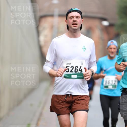 05.10.2025 - 20. swb-Marathon Bremen Michael Strokosch http://msf.ph/oto/9214566 05.10.2025 12:37:01 Laufen 5264, 6632 meine-sportfotos.de