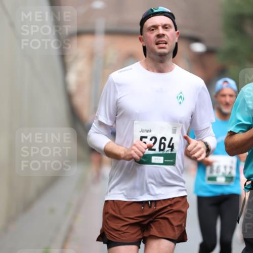 05.10.2025 - 20. swb-Marathon Bremen Michael Strokosch http://msf.ph/oto/9214567 05.10.2025 12:37:02 Laufen 5264, 8632 meine-sportfotos.de