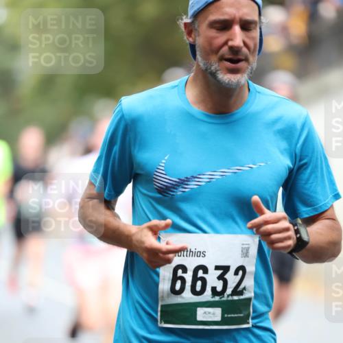 05.10.2025 - 20. swb-Marathon Bremen Michael Strokosch http://msf.ph/oto/9214569 05.10.2025 12:37:04 Laufen 6632 meine-sportfotos.de