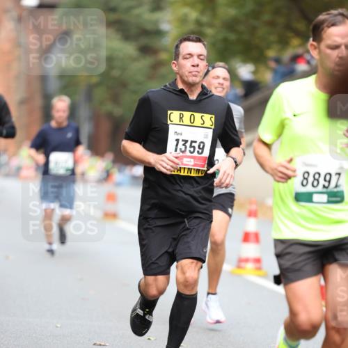 05.10.2025 - 20. swb-Marathon Bremen Michael Strokosch http://msf.ph/oto/9214575 05.10.2025 12:37:08 Laufen 1359, 8897 meine-sportfotos.de