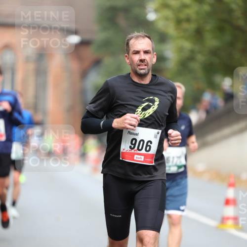 05.10.2025 - 20. swb-Marathon Bremen Michael Strokosch http://msf.ph/oto/9214582 05.10.2025 12:37:11 Laufen 906, 6176 meine-sportfotos.de