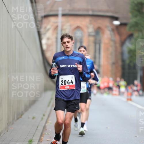 05.10.2025 - 20. swb-Marathon Bremen Michael Strokosch http://msf.ph/oto/9214584 05.10.2025 12:37:12 Laufen 2044, 38 meine-sportfotos.de