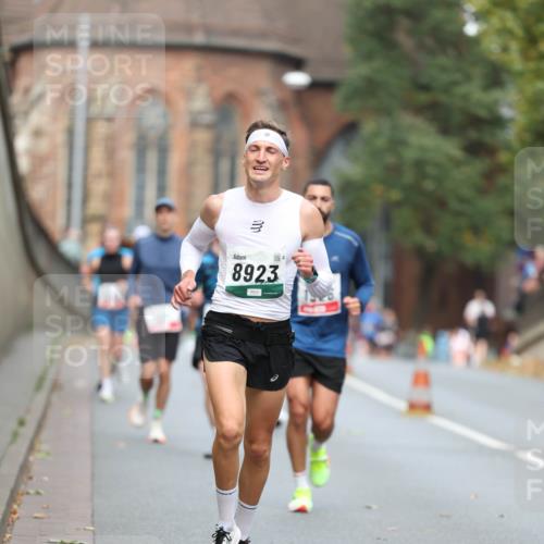 05.10.2025 - 20. swb-Marathon Bremen Michael Strokosch http://msf.ph/oto/9214592 05.10.2025 12:37:19 Laufen 8923 meine-sportfotos.de