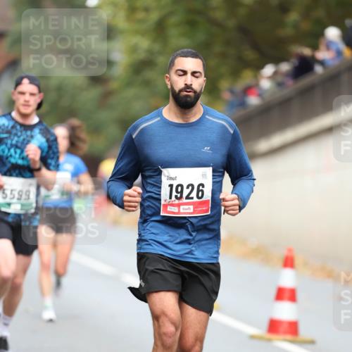 05.10.2025 - 20. swb-Marathon Bremen Michael Strokosch http://msf.ph/oto/9214599 05.10.2025 12:37:23 Laufen 5599, 1926, 01150 meine-sportfotos.de