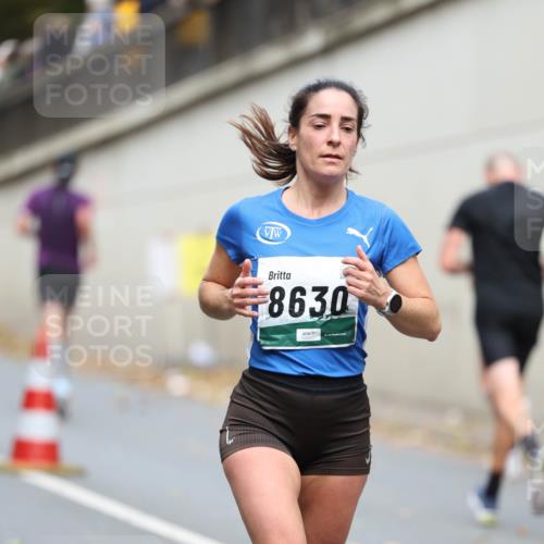 05.10.2025 - 20. swb-Marathon Bremen Michael Strokosch http://msf.ph/oto/9214607 05.10.2025 12:37:26 Laufen 8630 meine-sportfotos.de