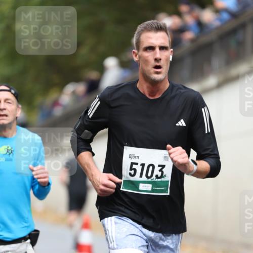 05.10.2025 - 20. swb-Marathon Bremen Michael Strokosch http://msf.ph/oto/9214609 05.10.2025 12:37:29 Laufen 1748, 5103 meine-sportfotos.de