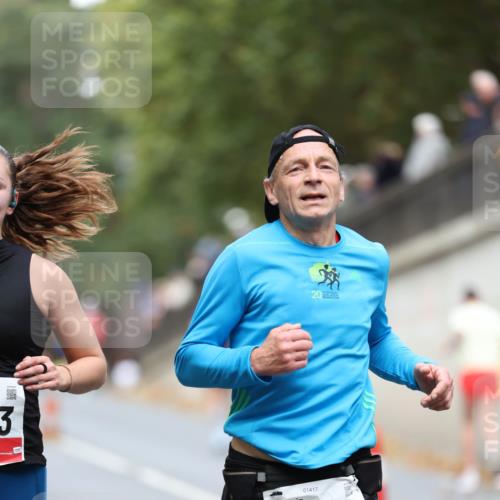 05.10.2025 - 20. swb-Marathon Bremen Michael Strokosch http://msf.ph/oto/9214610 05.10.2025 12:37:30 Laufen 3, 20, 01417, 1748 meine-sportfotos.de
