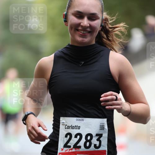 05.10.2025 - 20. swb-Marathon Bremen Michael Strokosch http://msf.ph/oto/9214614 05.10.2025 12:37:31 Laufen 00926, 2283, 20 meine-sportfotos.de