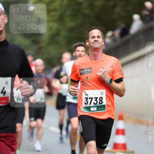 05.10.2025 - 20. swb-Marathon Bremen Michael Strokosch http://msf.ph/oto/9214622 05.10.2025 12:37:38 Laufen 4, 3738 meine-sportfotos.de