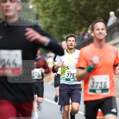 05.10.2025 - 20. swb-Marathon Bremen Michael Strokosch http://msf.ph/oto/9214623 05.10.2025 12:37:38 Laufen 9114, 4227, 7751, 3738 meine-sportfotos.de