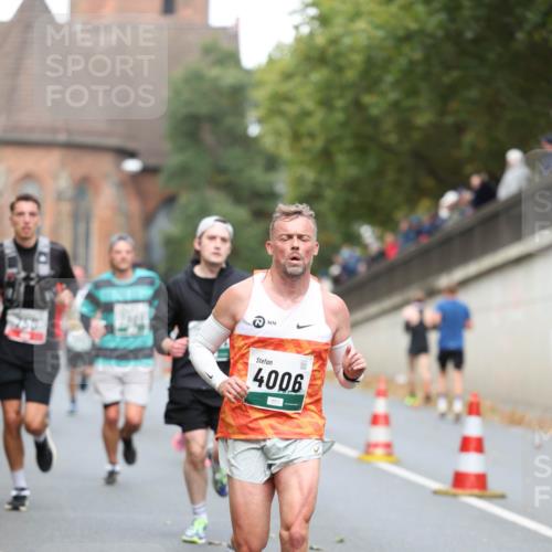 05.10.2025 - 20. swb-Marathon Bremen Michael Strokosch http://msf.ph/oto/9214649 05.10.2025 12:37:54 Laufen 4006 meine-sportfotos.de