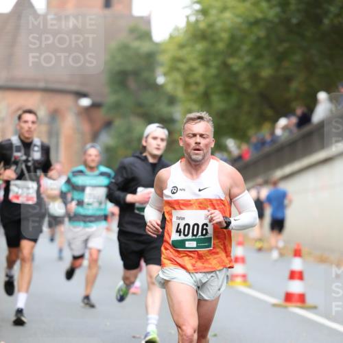 05.10.2025 - 20. swb-Marathon Bremen Michael Strokosch http://msf.ph/oto/9214650 05.10.2025 12:37:55 Laufen 4006 meine-sportfotos.de