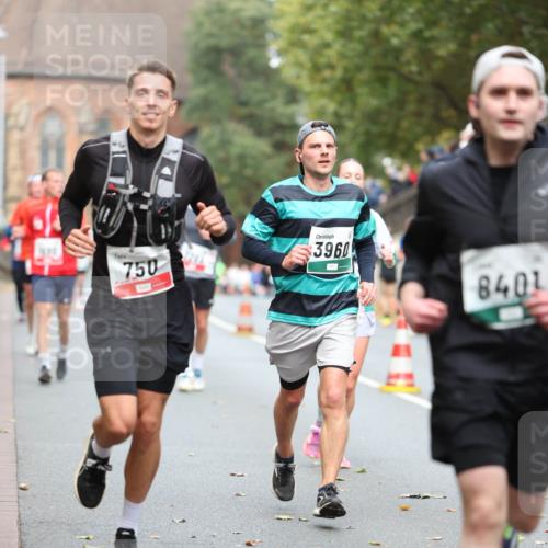 05.10.2025 - 20. swb-Marathon Bremen Michael Strokosch http://msf.ph/oto/9214655 05.10.2025 12:37:56 Laufen 750, 3960, 8401 meine-sportfotos.de