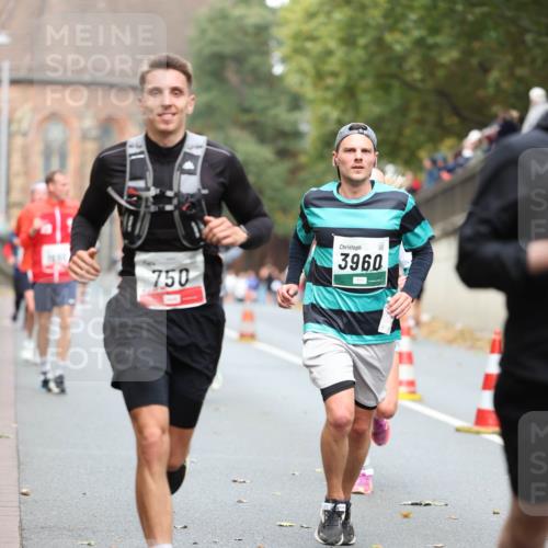 05.10.2025 - 20. swb-Marathon Bremen Michael Strokosch http://msf.ph/oto/9214656 05.10.2025 12:37:57 Laufen 750, 3960 meine-sportfotos.de