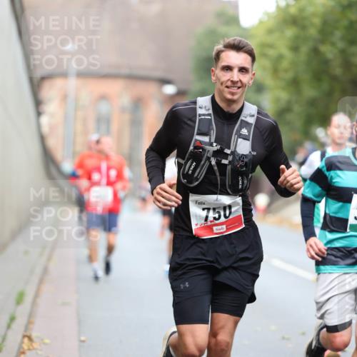05.10.2025 - 20. swb-Marathon Bremen Michael Strokosch http://msf.ph/oto/9214657 05.10.2025 12:37:57 Laufen 7, 50 meine-sportfotos.de
