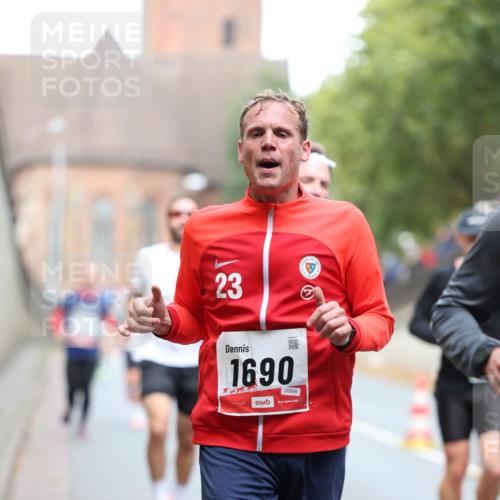 05.10.2025 - 20. swb-Marathon Bremen Michael Strokosch http://msf.ph/oto/9214668 05.10.2025 12:38:03 Laufen 23, 1690, 00956 meine-sportfotos.de