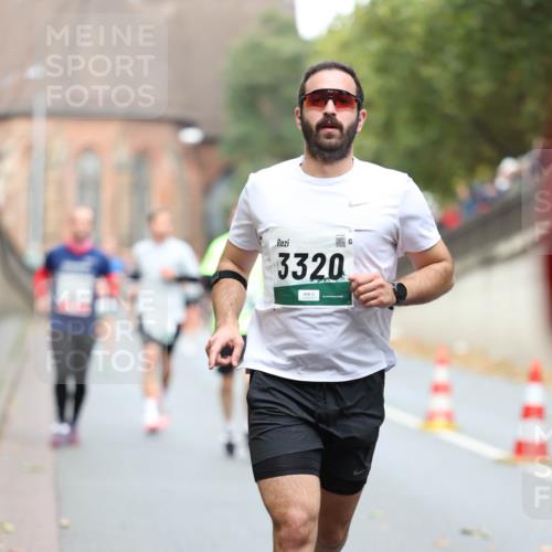 05.10.2025 - 20. swb-Marathon Bremen Michael Strokosch http://msf.ph/oto/9214671 05.10.2025 12:38:05 Laufen 3320 meine-sportfotos.de