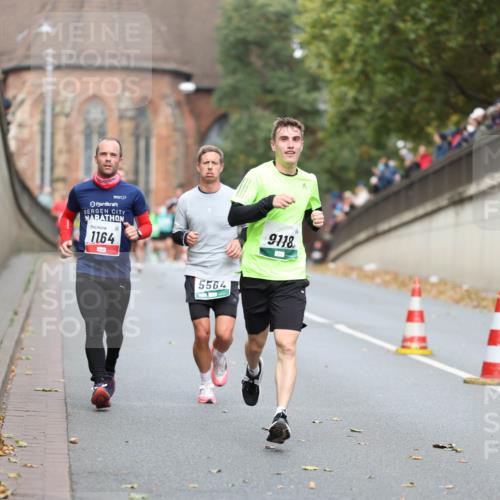 05.10.2025 - 20. swb-Marathon Bremen Michael Strokosch http://msf.ph/oto/9214675 05.10.2025 12:38:06 Laufen 1164, 5564, 9118 meine-sportfotos.de