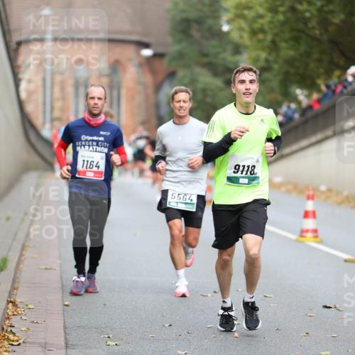 05.10.2025 - 20. swb-Marathon Bremen Michael Strokosch http://msf.ph/oto/9214677 05.10.2025 12:38:07 Laufen 1164, 5564, 9118 meine-sportfotos.de