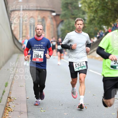 05.10.2025 - 20. swb-Marathon Bremen Michael Strokosch http://msf.ph/oto/9214679 05.10.2025 12:38:08 Laufen 1164, 5564, 91 meine-sportfotos.de