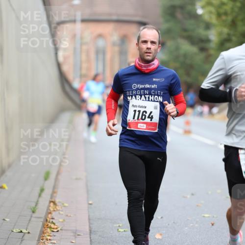 05.10.2025 - 20. swb-Marathon Bremen Michael Strokosch http://msf.ph/oto/9214683 05.10.2025 12:38:09 Laufen 1164 meine-sportfotos.de