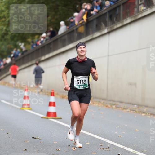 05.10.2025 - 20. swb-Marathon Bremen Michael Strokosch http://msf.ph/oto/9214689 05.10.2025 12:38:16 Laufen 5118 meine-sportfotos.de