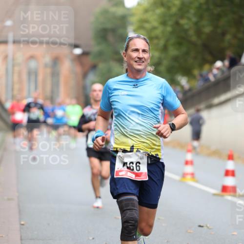 05.10.2025 - 20. swb-Marathon Bremen Michael Strokosch http://msf.ph/oto/9214691 05.10.2025 12:38:17 Laufen 66 meine-sportfotos.de