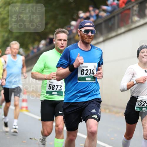 05.10.2025 - 20. swb-Marathon Bremen Michael Strokosch http://msf.ph/oto/9214707 05.10.2025 12:38:28 Laufen 5873, 6214, 32 meine-sportfotos.de