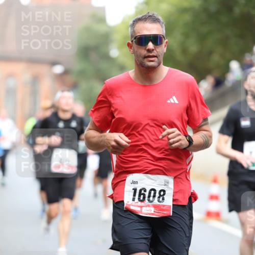 05.10.2025 - 20. swb-Marathon Bremen Michael Strokosch http://msf.ph/oto/9214714 05.10.2025 12:38:31 Laufen 1608, 7 meine-sportfotos.de
