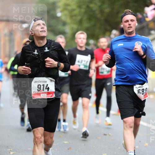 05.10.2025 - 20. swb-Marathon Bremen Michael Strokosch http://msf.ph/oto/9214718 05.10.2025 12:38:32 Laufen 9, 14, 4838, 688 meine-sportfotos.de