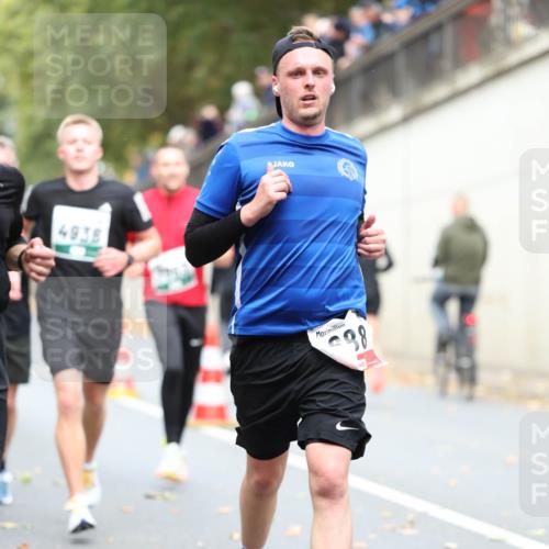 05.10.2025 - 20. swb-Marathon Bremen Michael Strokosch http://msf.ph/oto/9214719 05.10.2025 12:38:33 Laufen 4938, 38 meine-sportfotos.de